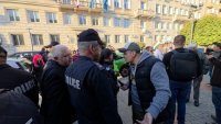 Протест пред Министерския съвет с искане за оставките на Йотова и Радев