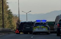 Катастрофа затруднява движението по бул. &bdquo;Яворов&ldquo; в София