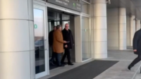 Нови кадри показват как Стив Уиткоф и Кирил Дмитриев напускат летище &bdquo;Пулково&ldquo; в Санкт Петербург