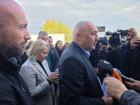 Освободиха кмета на Кърджали Ерол Мюмюн, полицията го отвела за снемане на обяснения