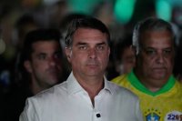 Флавио Болсонаро се обяви за &bdquo;истинския избран президент&ldquo; на Бразилия