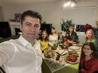 Двойният гражданин Киро ни поздрави за Коледа от Канада