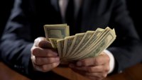 Гърция на първо място по скок на цените на хранителните продукти в края на годината, но на предпоследно място по доходи в ЕС