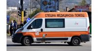 Възрастна жена се бори за живота си след верижна катастрофа