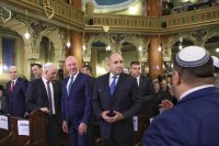 Румен Радев на Ханука: Светлината неизбежно побеждава мрака