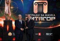 (СНИМКИ) Проф. Ивайло Търнев получи голямата награда &bdquo;Питагор&ldquo; за цялостен принос в науката